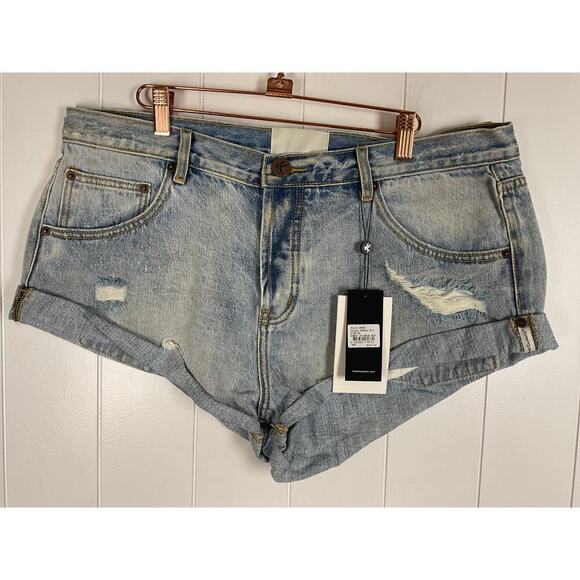 One Teaspoon Low Waist Bandit Denim Shorts in Kansas Blu Size 33 NWT - Picture 1 of 9